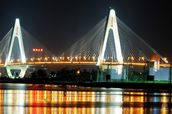 ?？谛虏簫u國際游艇會(huì)→世紀(jì)大橋